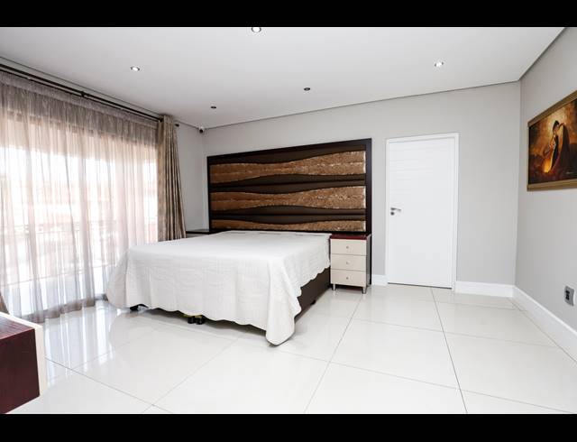 4 BEDROOM TOWNHOUSE FOR SALE IN IZINGA